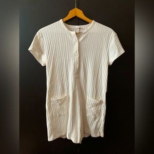 Old Navy women’s ivory ribbed romper size small